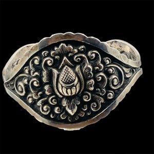 Rare Vintage 1930's Indonesian Yogya 800 Silver Lotus Flower Bracelet